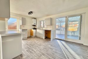 Photo 11- click for photo gallery